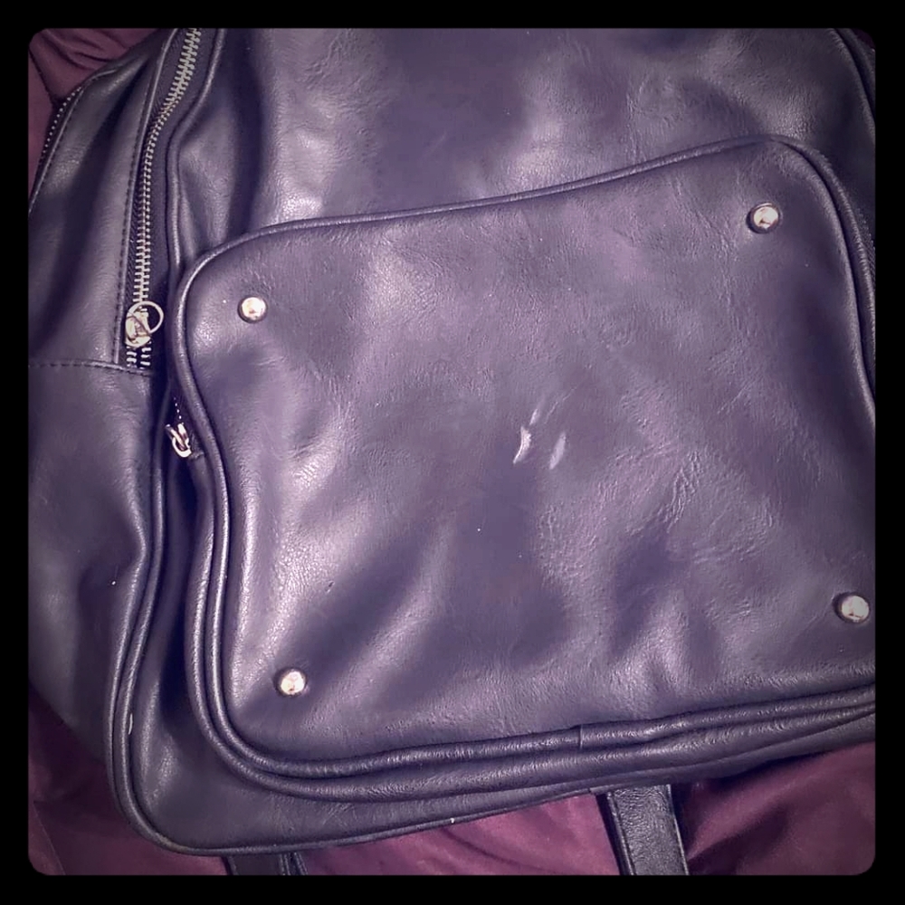 Black tote backpack